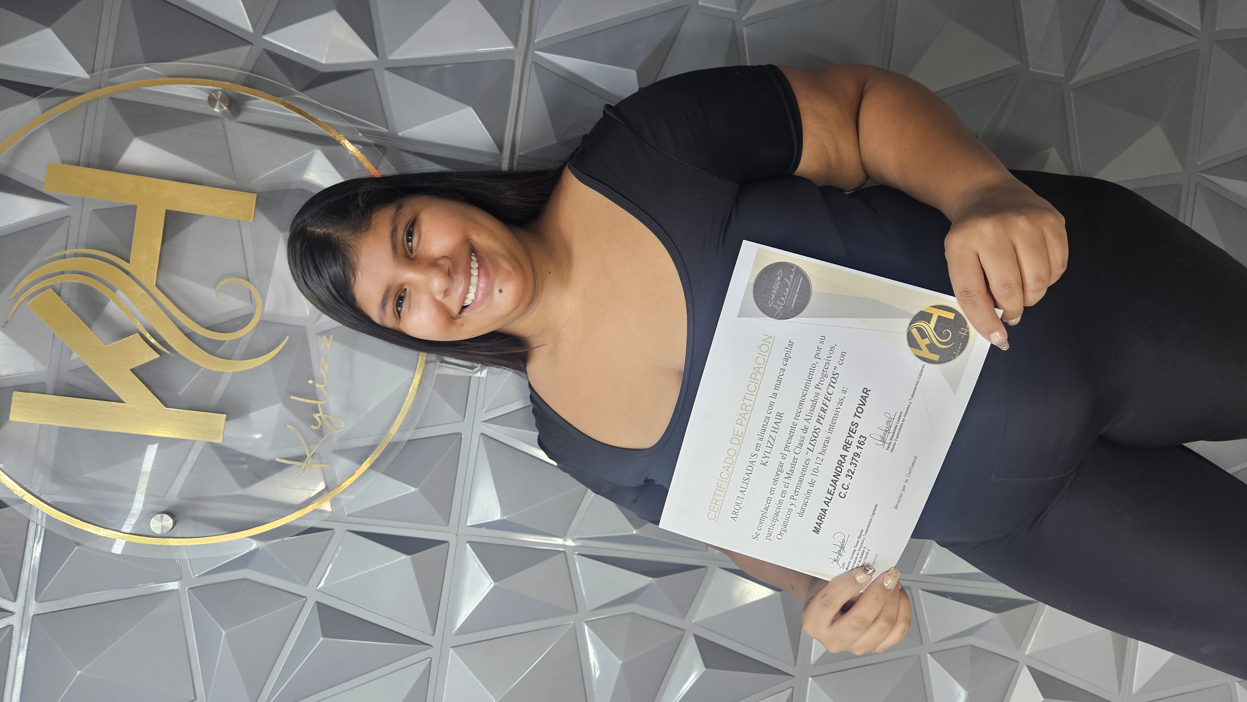 Alumna graduada certificada